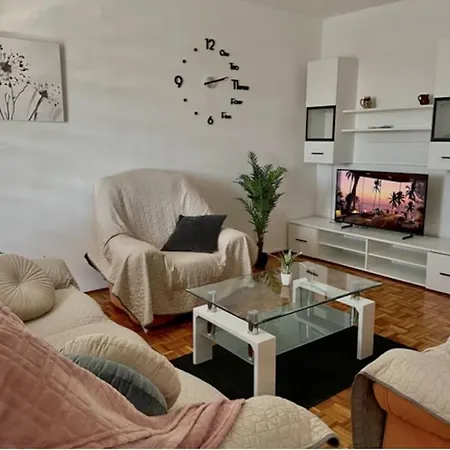 Neva ,prostrani Stan U Blizini Mora Apartman