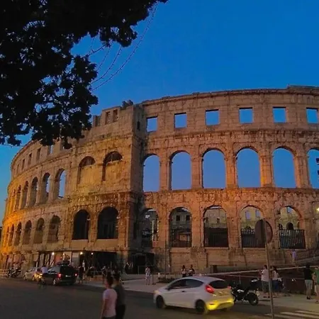 Апартаменти Neva ,prostrani Stan U Blizini Mora *