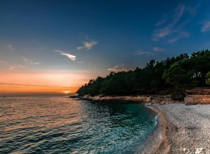 Apartament Neva ,prostrani Stan U Blizini Mora *