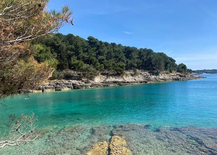 Neva ,prostrani Stan U Blizini Mora Apartament Pula