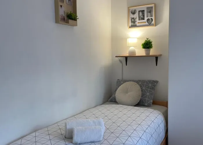 Neva ,prostrani Stan U Blizini Mora Pula