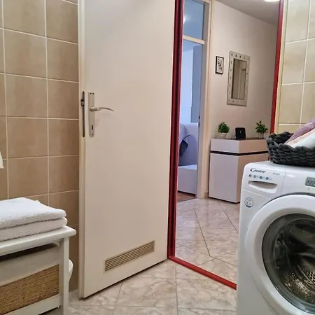 Neva ,prostrani Stan U Blizini Mora Apartment