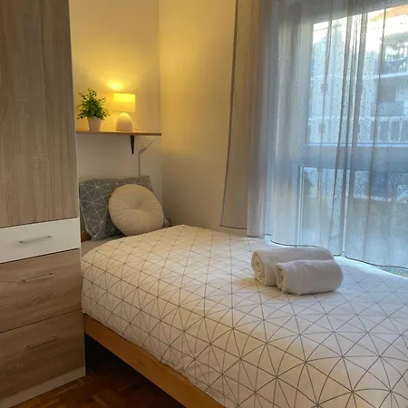 Neva ,prostrani Stan U Blizini Mora