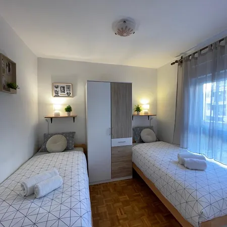 Neva ,prostrani Stan U Blizini Mora Apartment *